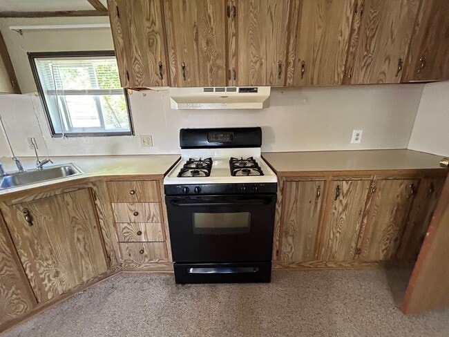 Building Photo - 3 Bed 2 Bath Mobile Home W/ Many Amenities...