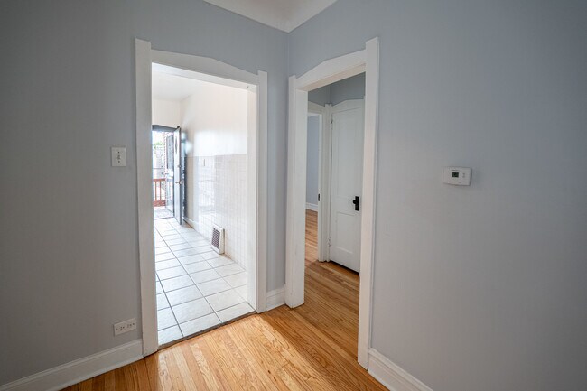 Building Photo - 1640 N Linder Ave