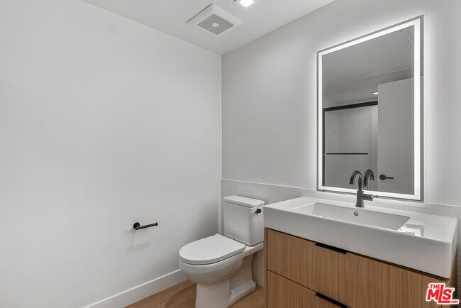 Building Photo - 10700 Tabor St