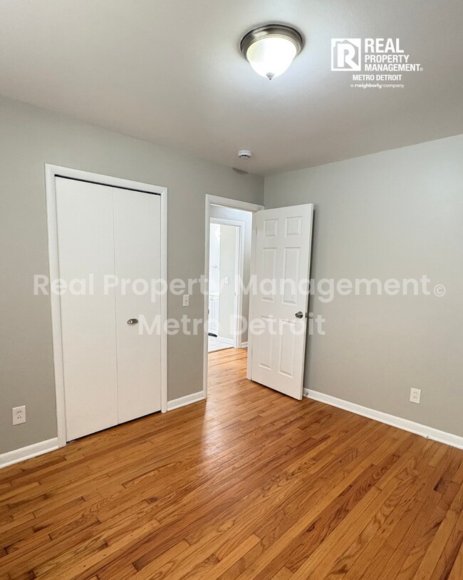 Building Photo - 22706 Hillock Ave