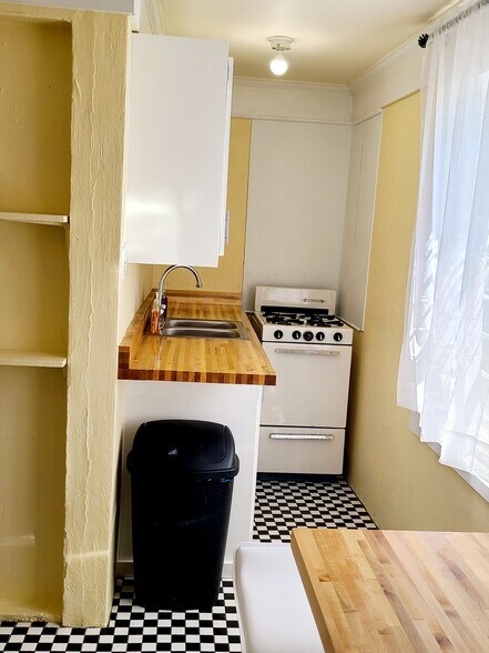 Building Photo - 4723 Carondelet St