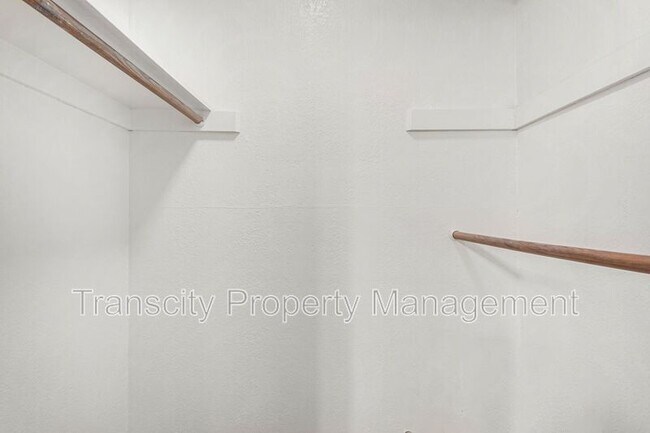 Building Photo - 8020 E Thomas Rd