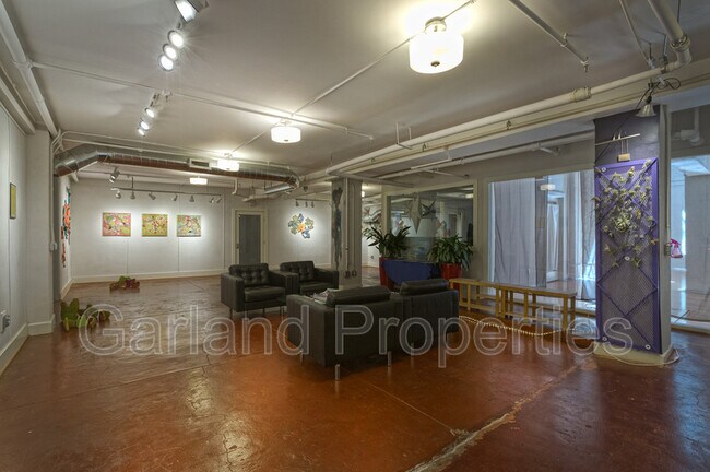 Building Photo - 110 Campbell Ave SE