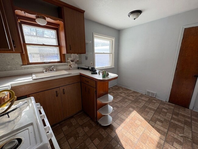 Building Photo - 16914 Maple Heights Blvd