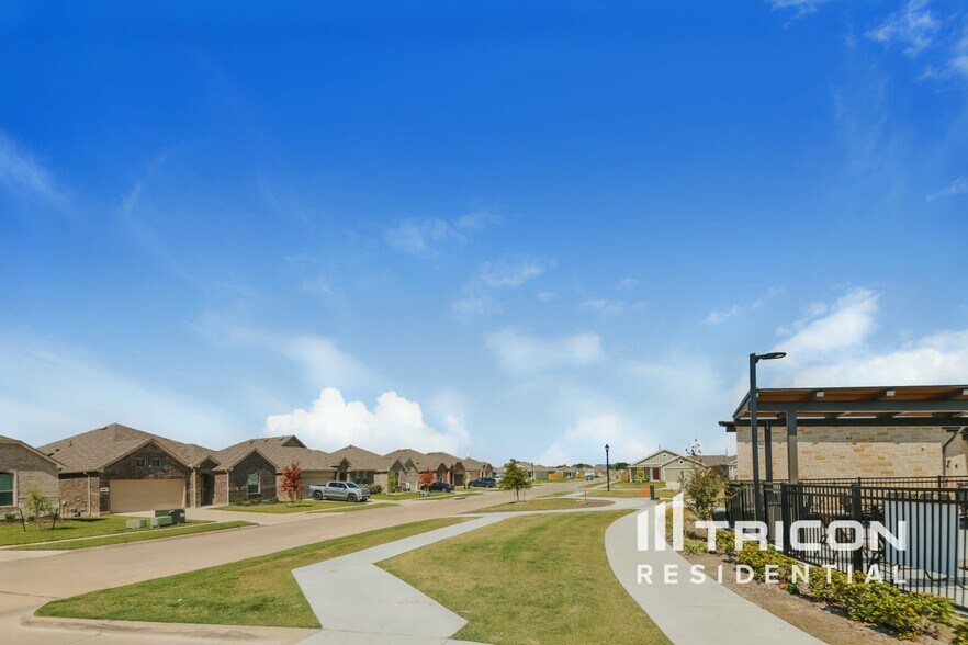 Building Photo - 803 Ponderosa Ln