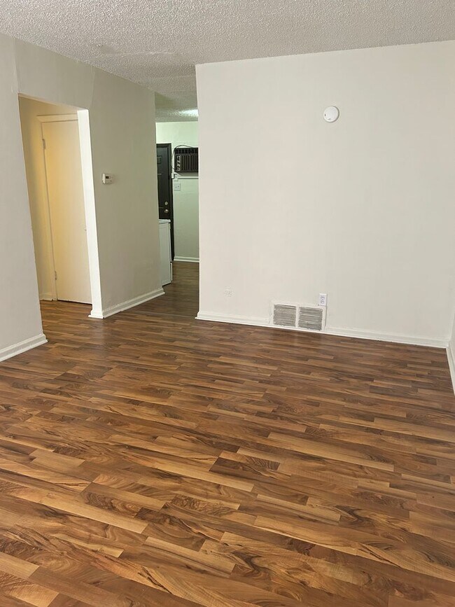 Building Photo - 3362 SW Brendan Ave