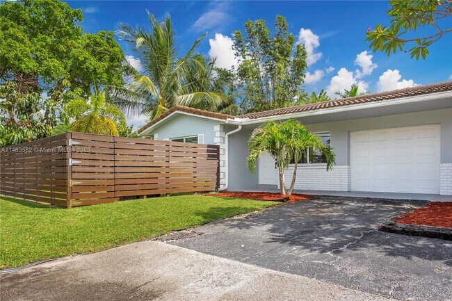 Building Photo - 3340 NE 13th Ave