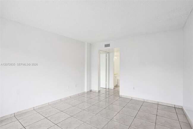 Building Photo - 5700 SW 127th Ave