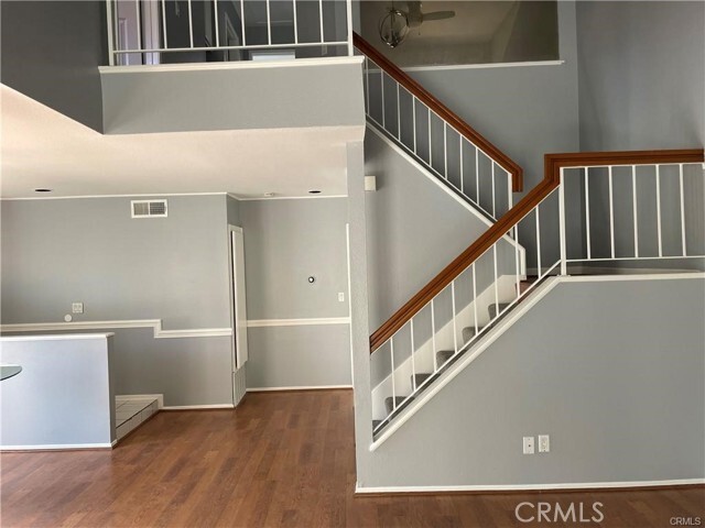 Building Photo - 331 E Cottonwood St