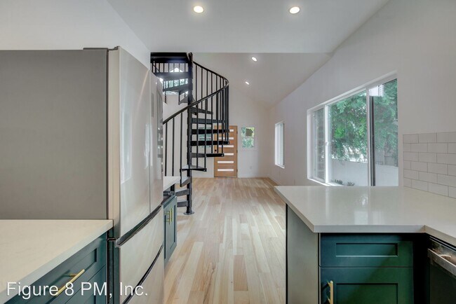 Building Photo - 1127 N Westmoreland Ave