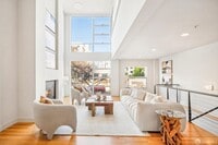 Building Photo - 142 Russ St