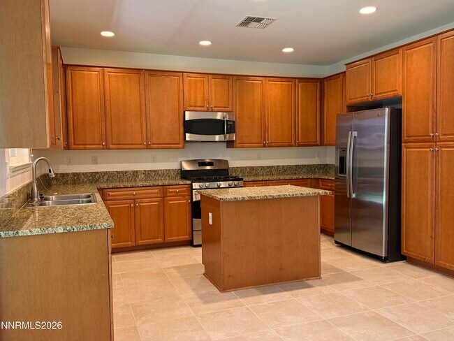 Building Photo - 10890 Oakhaven Dr
