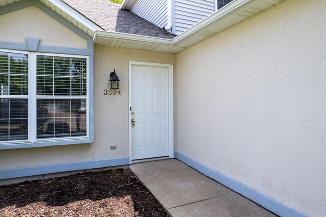 Building Photo - 3504 Delmar Ct
