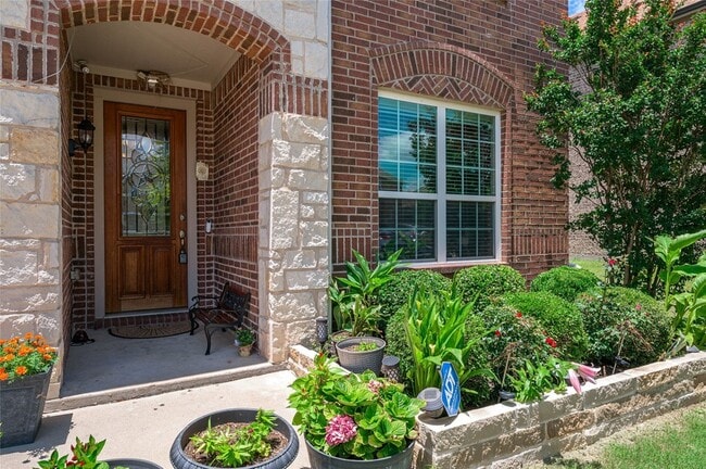 Building Photo - 910 Cormorant Dr