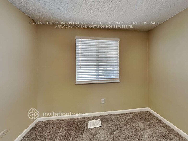 Building Photo - 16372 E Brown Dr