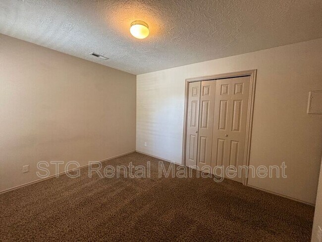 Building Photo - 425 E 1050 S