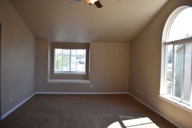 Building Photo - Large 4 bedroom two story home located on a dead end st.