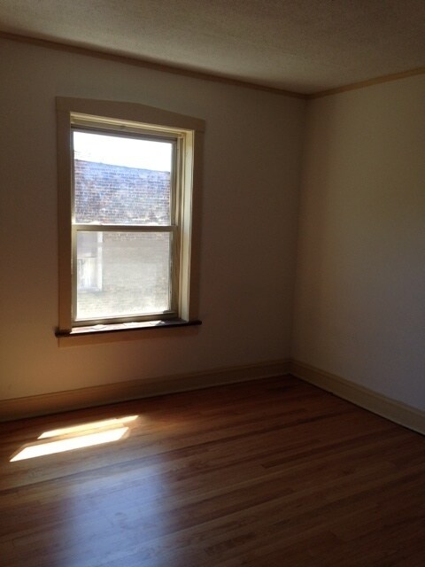 Building Photo - 6236 N Bell Ave