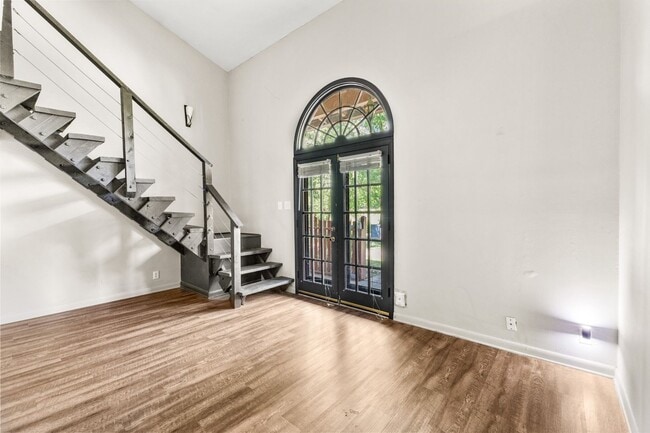 Building Photo - Discover the most affordable home in Belle Forest, located in Nashville's highly coveted 37221 zi...