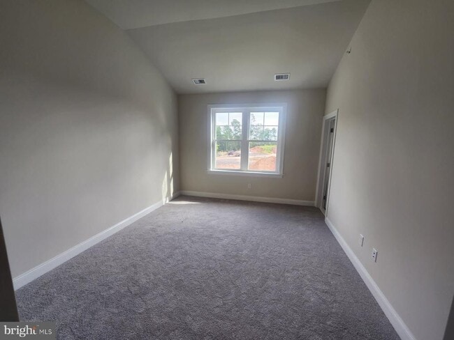 Building Photo - 328 Foxtail Ln