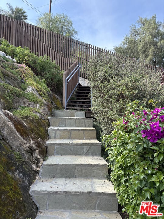 Building Photo - 444 W Avenue 37