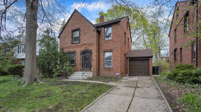Primary Photo - 3559 Berkeley Rd
