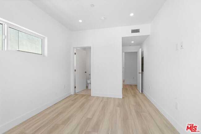 Building Photo - 10963 Calvert St