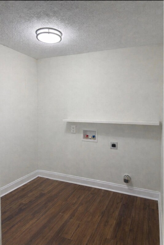 Building Photo - 6930 Dogwood Ln