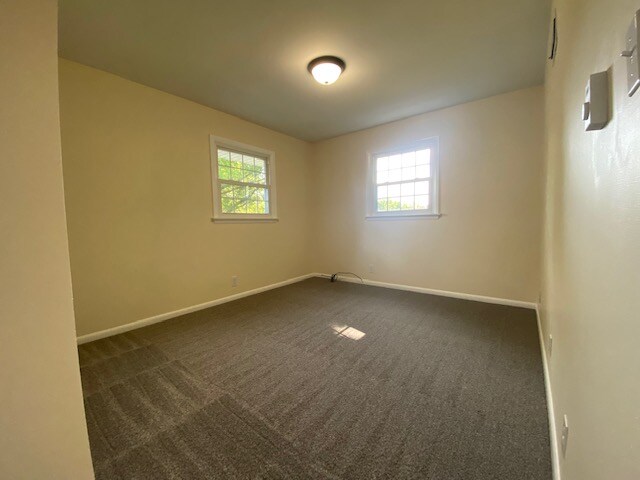 Building Photo - 220 Garland Dr