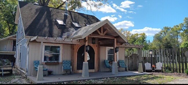 Building Photo - 10426 Vistula Rd