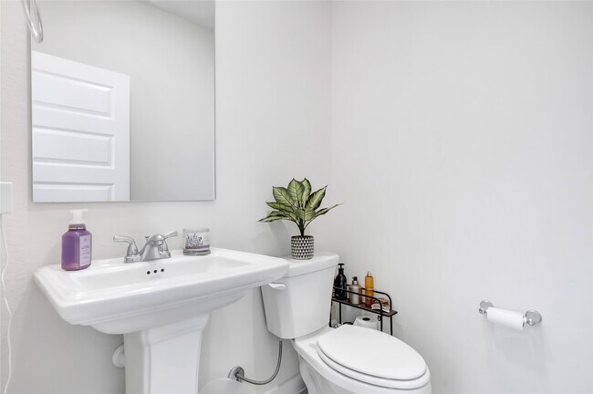 Building Photo - 7218 Clearwater Cv Dr