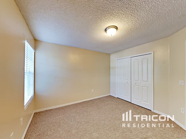 Building Photo - 9231 Lake Lotta Cir