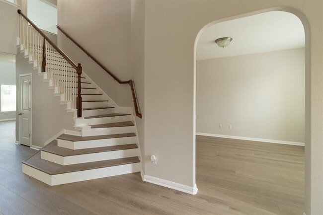 Building Photo - 2102 Monticello Ct