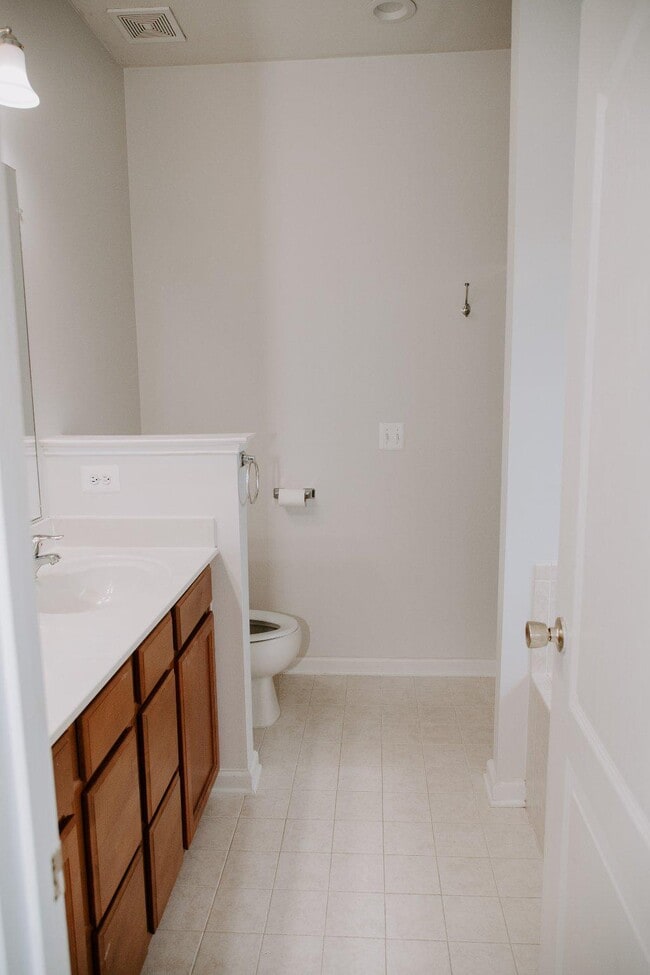 Building Photo - 110 Quinton Oaks Cir