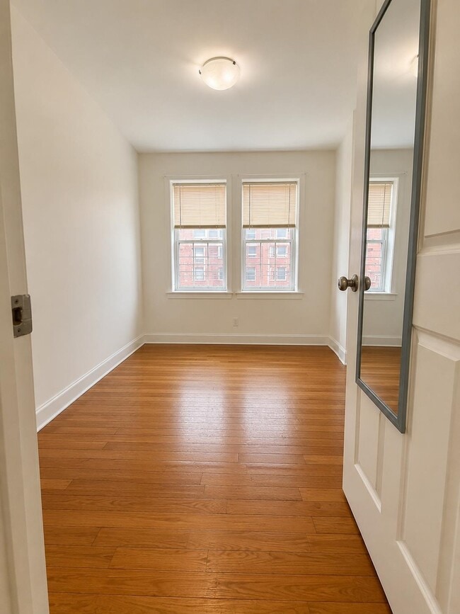 Building Photo - 73 Sanford Pl