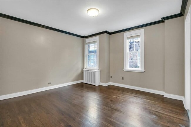 Building Photo - 26 East Pkwy
