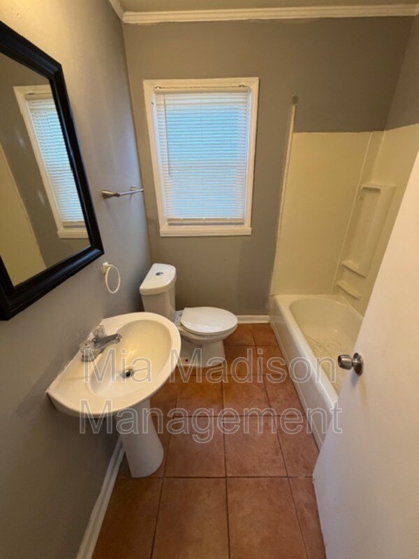 Building Photo - 5321 Athena Dr