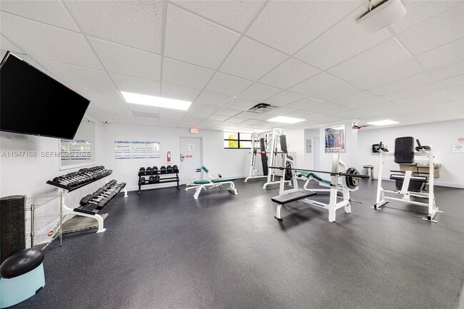 Building Photo - 600 Parkview Dr