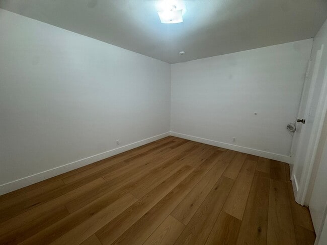 Building Photo - 4018 W 142nd St
