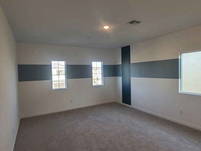 Building Photo - Three Bedroom Three Bathroom Home with Solar