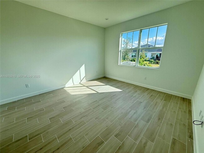 Building Photo - 19600 Whispering Crk Rd