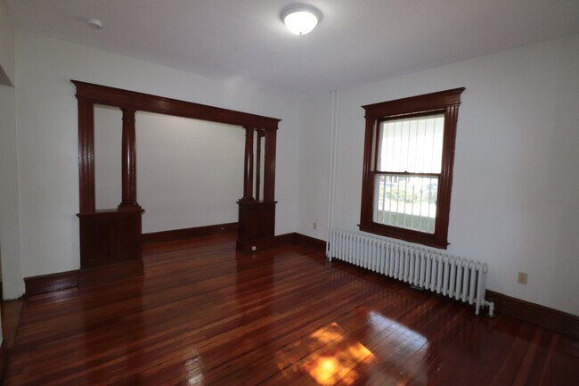 Building Photo - 103-105 Lincoln St / Owen Properties, LLC
