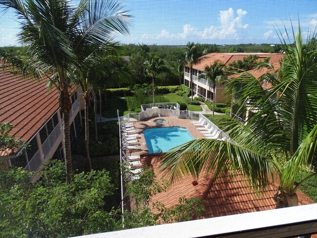 Building Photo - Newly Renovated & Available Now - Furnishe...