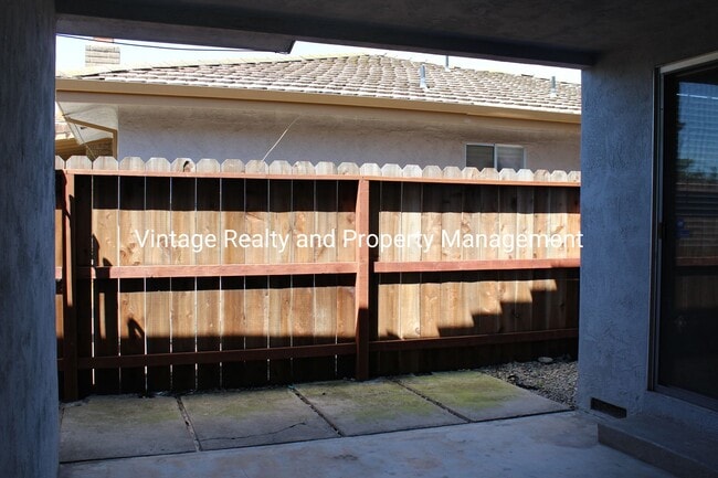 Building Photo - Back On The Rental Market Update 3 Bedroom Home With A Swimming Pool!!!