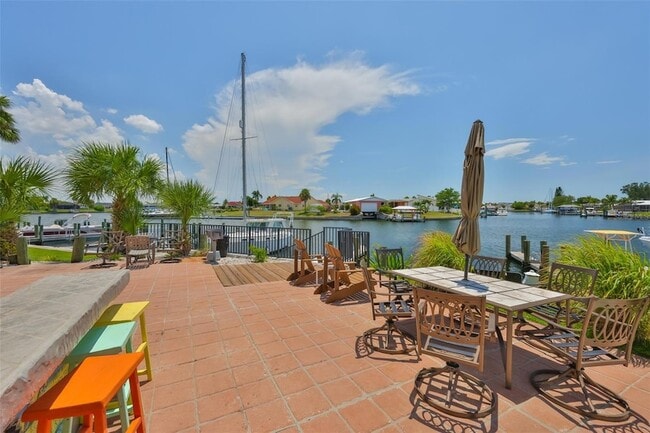 Building Photo - 1028 Apollo Beach Blvd