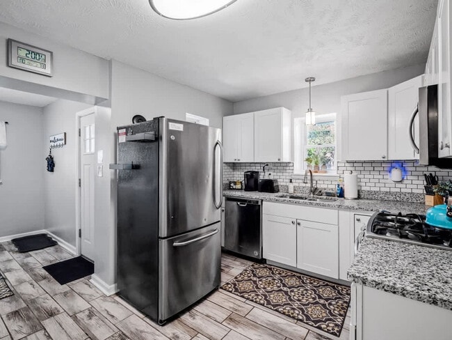 Building Photo - 3222 West Blvd