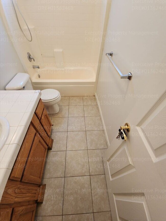Building Photo - This house is in a great LOCATION (Callowa...