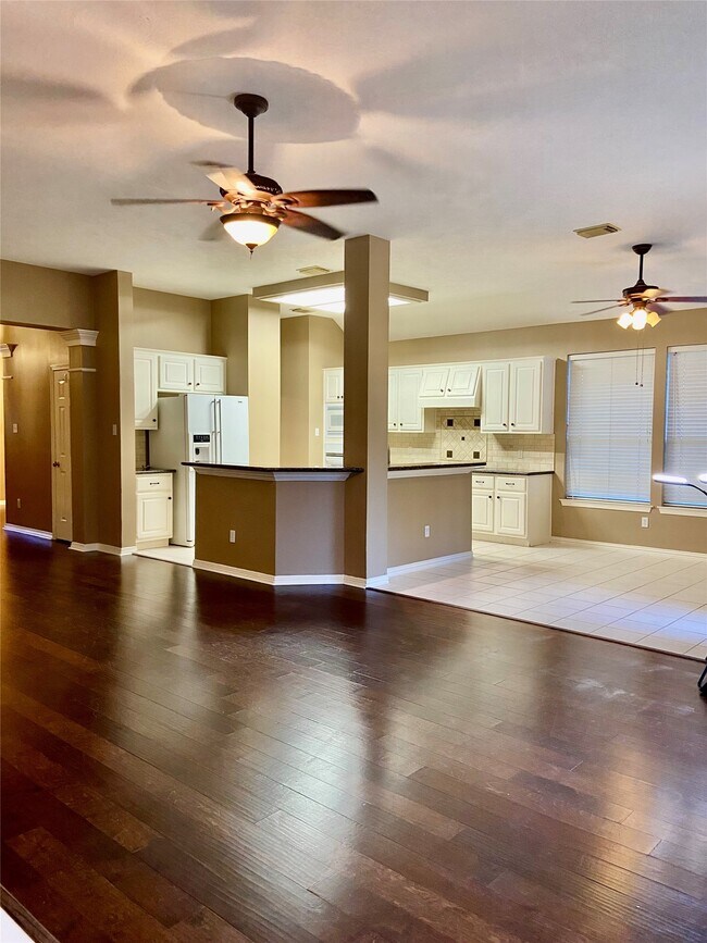 Building Photo - 2915 Sycamore Tree Ct