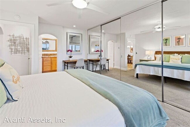 Building Photo - 2475 Jefferson-