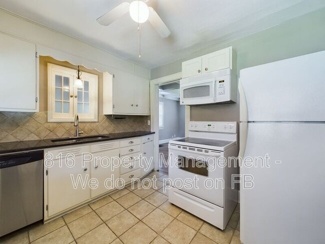 Building Photo - 2729 Calumet St